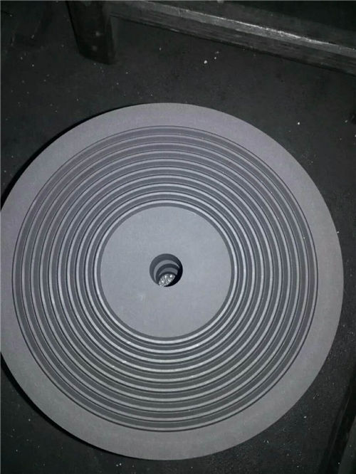 進(jìn)行石墨制品加工選用石墨塊時候要注意哪些問題呢？